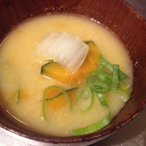 和朝食！白菜とかぼちゃとねぎのお味噌汁